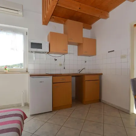 Jako-2 By Interhome Apartament Slatine
